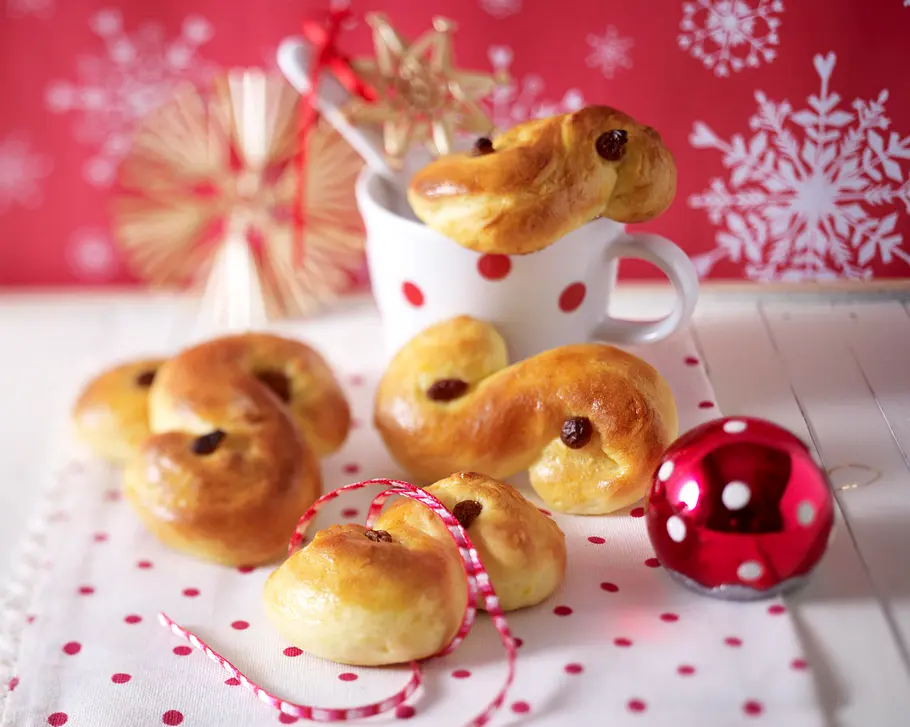 Lussekatter (schwedisches Hefegebäck) Rezept Lussekatter (schwedisches Hefegebäck) Rezept