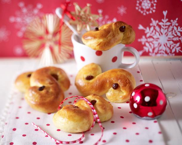 Lussekatter (schwedisches Hefegebäck) Rezept Lussekatter (schwedisches Hefegebäck) Rezept