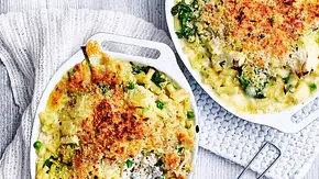 Mac and Cheese mit Blumenkohl und Spinat Rezept - Foto: LECKER @ Bauer Media Group Mac and Cheese mit Blumenkohl und Spinat Rezept - Foto: LECKER @ Bauer Media Group
