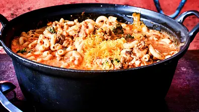Mac-and-Cheese-Suppe Rezept - Foto: LECKER @ Bauer Media Group