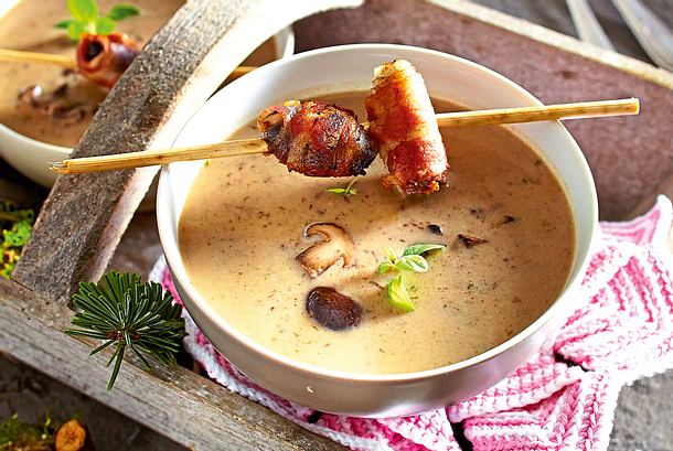 Maronencremesuppe mit Speckpflaumen Rezept