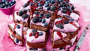 Magische Brombeer-Blaubeer-Torte Rezept - Foto: House of Food / Bauer Food Experts KG