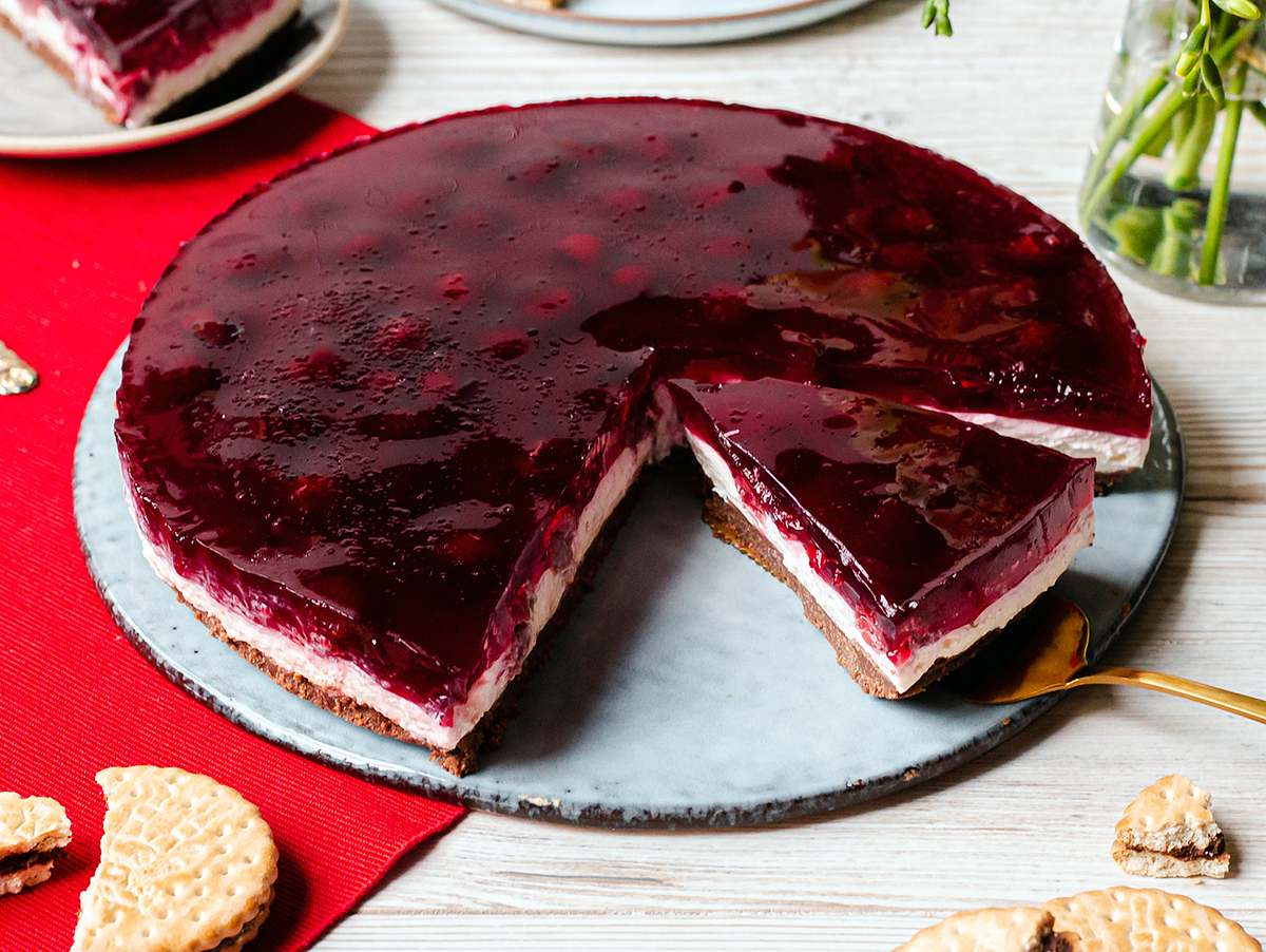 Prinzenrollen-Torte mit Kirschen Rezept