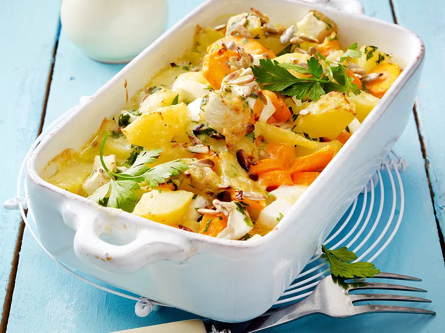 Mairübchen-Kartoffel-Auflauf mit Appenzellersoße Rezept Mairübchen-Kartoffel-Auflauf mit Appenzellersoße Rezept