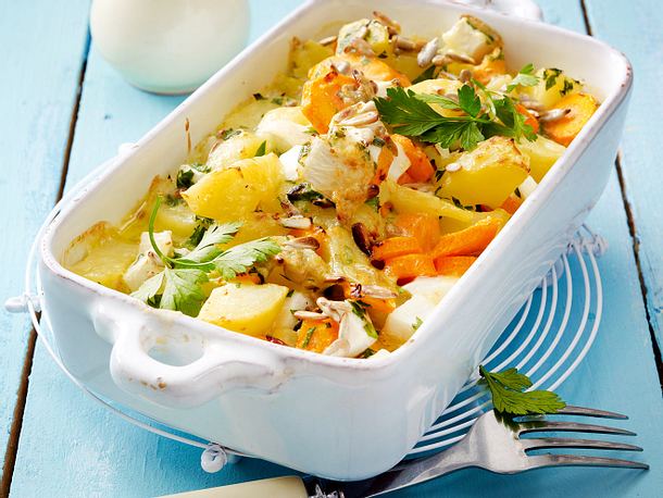 Mairübchen-Kartoffel-Auflauf mit Appenzellersoße Rezept Mairübchen-Kartoffel-Auflauf mit Appenzellersoße Rezept