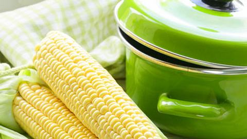 Mais kochen – Schritt für Schritt erklärt - Foto: iStock