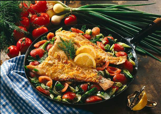Maischolle mit Tomaten- Lauchzwiebel-Dillgemüse Rezept