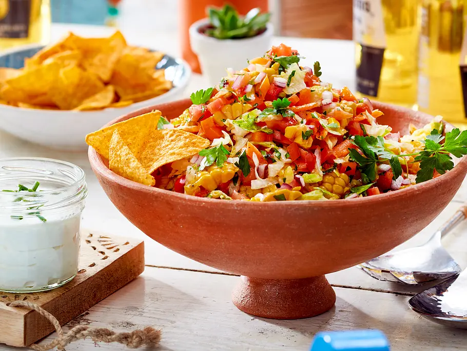 Maissalat mit Tortilla-Chips Rezept Maissalat mit Tortilla-Chips Rezept