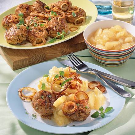Majoran-Frikadellen mit Apfelkompott Rezept Majoran-Frikadellen mit Apfelkompott Rezept