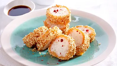 Makis mit Lachs und Sesam Rezept - Foto: LECKER @ Bauer Media Group