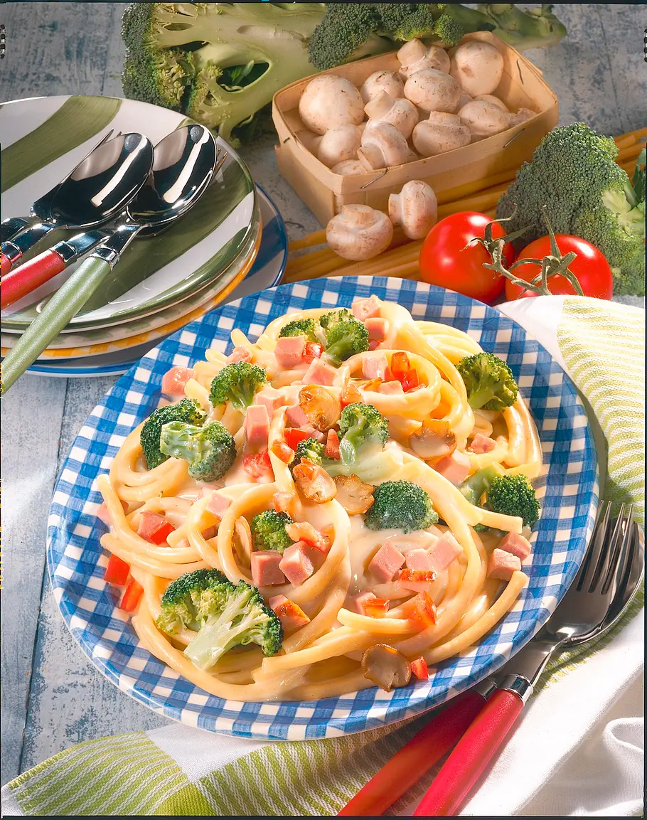 Makkaroni mit leichter Käsesoße Rezept Makkaroni mit leichter Käsesoße Rezept