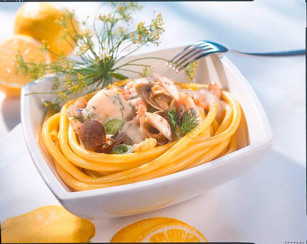 Makkaroni mit Meeresfrüchten in Zitronensoße Rezept