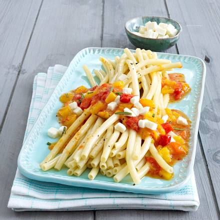 Makkaroni mit Paprikasugo Rezept