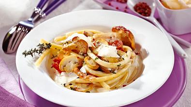 Makkaroni mit Pilz-Cognac-Soße Rezept - Foto: LECKER @ Bauer Media Group