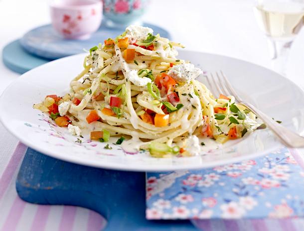 Makkaroni mit Robiola-Paprika-Soße Rezept Makkaroni mit Robiola-Paprika-Soße Rezept