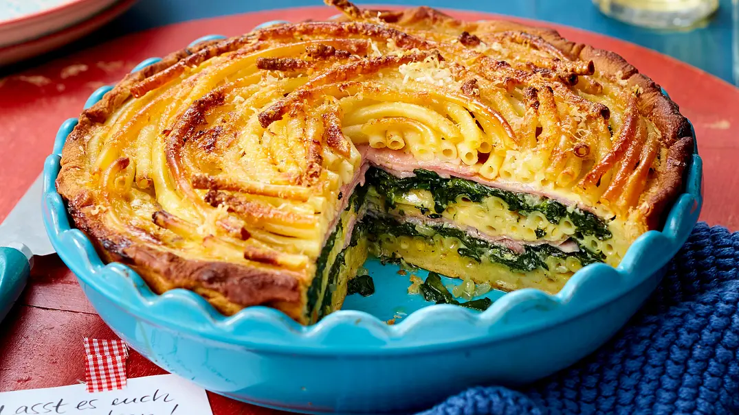 Makkaroni-Schinken-Torte Rezept - Foto: LECKER @ Bauer Media Group Makkaroni-Schinken-Torte Rezept - Foto: LECKER @ Bauer Media Group