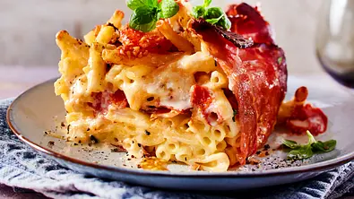 Makkaroni-Torte alla carbonara Rezept - Foto: LECKER @ Bauer Media Group