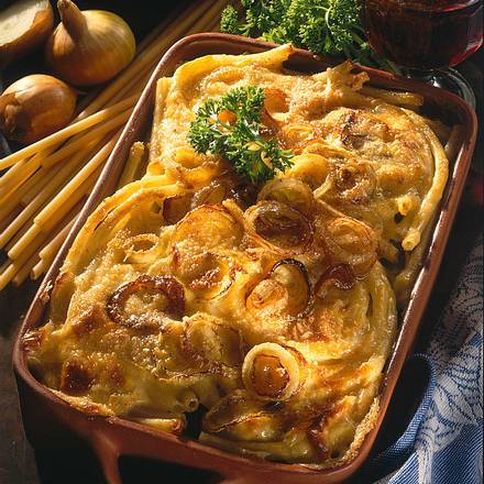 Makkaroni-Wirsing-Auflauf mit Zwiebel-Bechamel-Soße Rezept Makkaroni-Wirsing-Auflauf mit Zwiebel-Bechamel-Soße Rezept