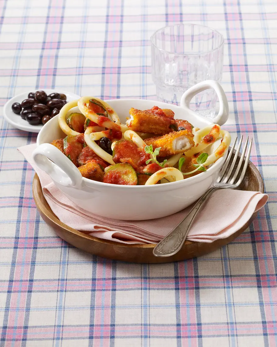 Makkaroni zu Fischstäbchen-Tomatensoße Rezept Makkaroni zu Fischstäbchen-Tomatensoße Rezept