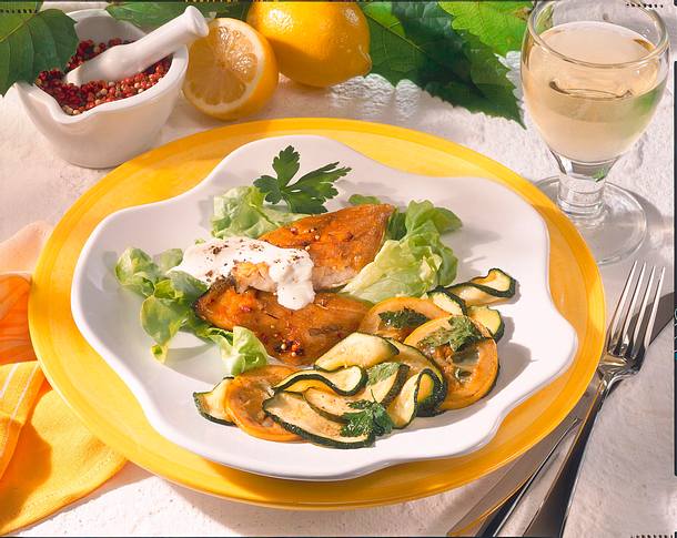 Makrelenfilet mit mariniertem Gemüse Rezept Makrelenfilet mit mariniertem Gemüse Rezept