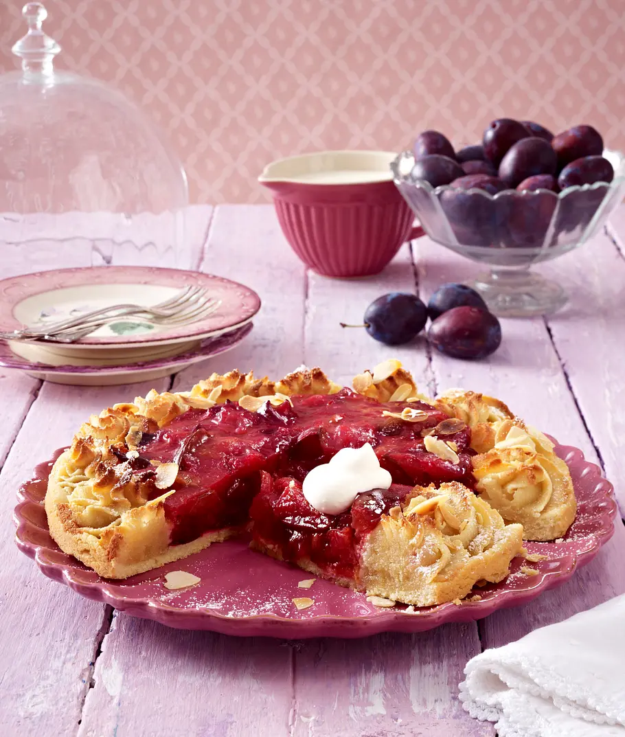 Makronen-Pflaumentorte Rezept