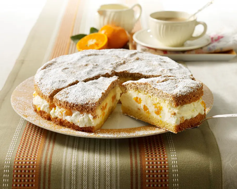 Mandarinentorte mit Nusshaube Rezept Mandarinentorte mit Nusshaube Rezept