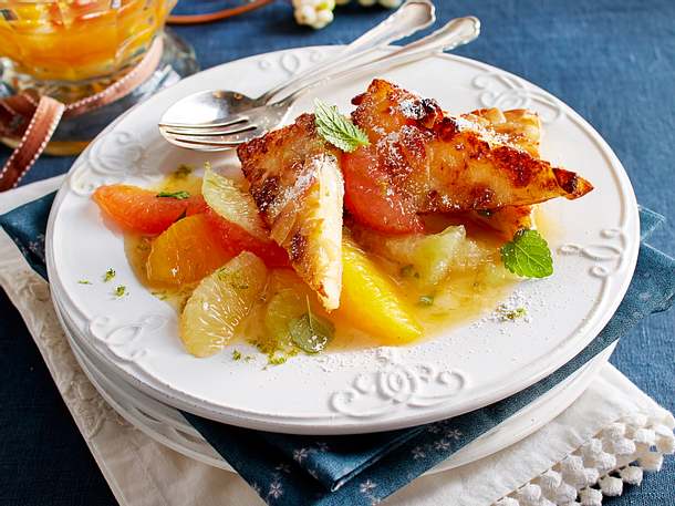 Mandel-Grießschnitten mit Zitrussalat Rezept Mandel-Grießschnitten mit Zitrussalat Rezept