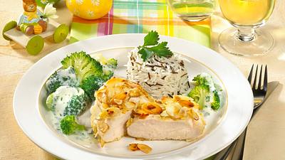 Mandel-Hähnchen mit Broccoli Rezept - Foto: LECKER @ Bauer Media Group