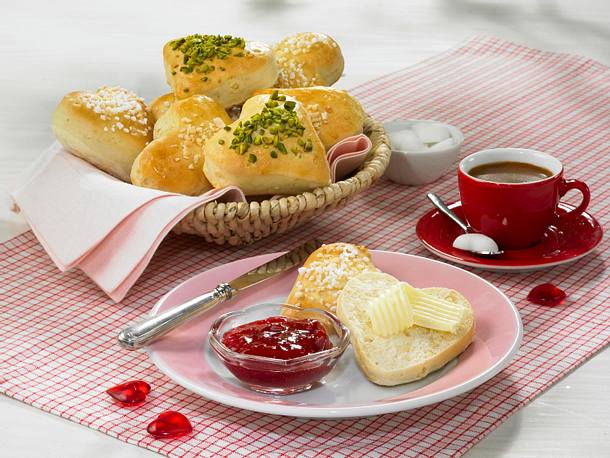 Mandel-Herz-Brötchen Rezept