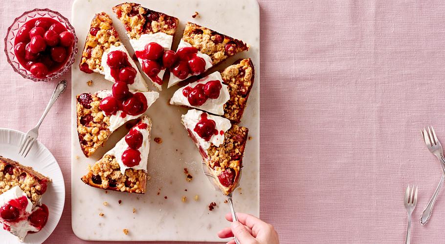 Mandel-Kirsch-Kuchen mit Quarkfüllung Rezept