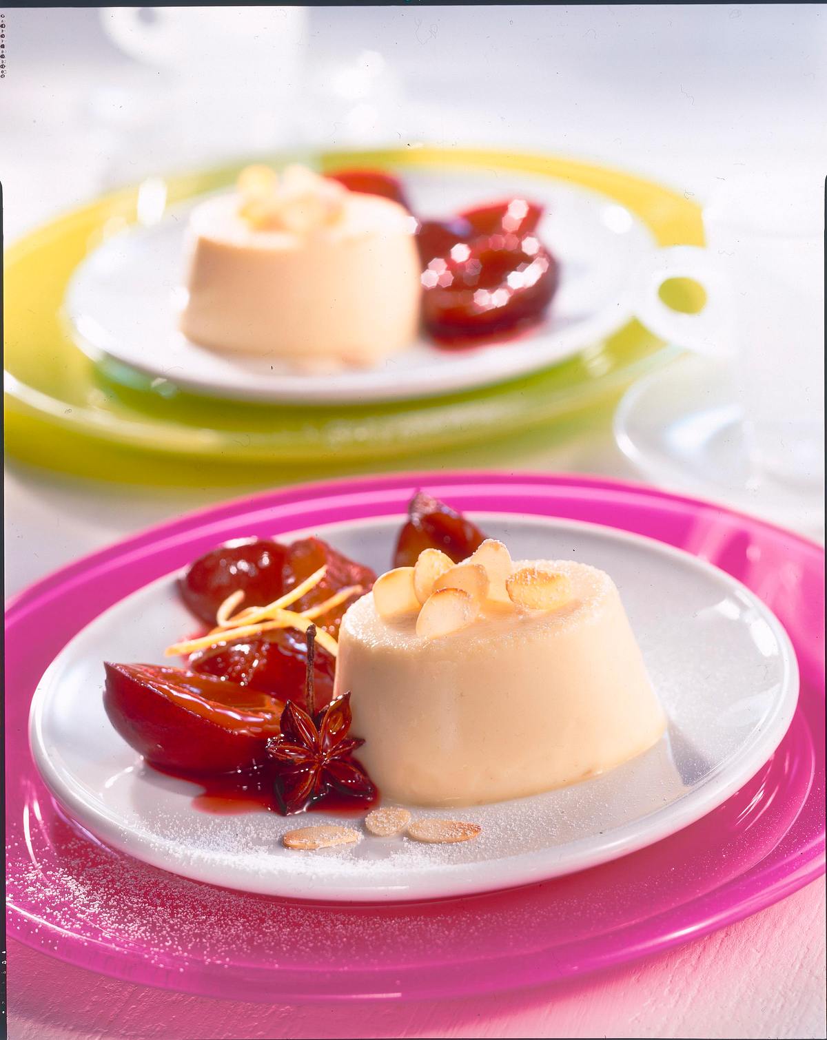 Mandel-Panna Cotta mit Zwetschenkompott Rezept