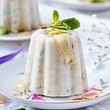 Mandel-Pannacotta mit Honig-Zapfen Rezept - Foto: House of Food / Bauer Food Experts KG