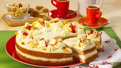 Mandel-Pudding-Torte Rezept - Foto: LECKER @ Bauer Media Group