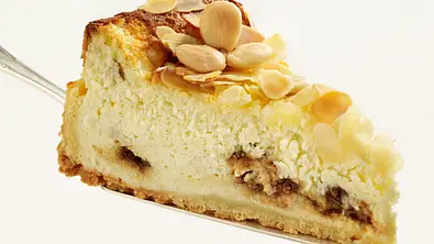 Mandel-Quarktorte Rezept - Foto: LECKER @ Bauer Media Group