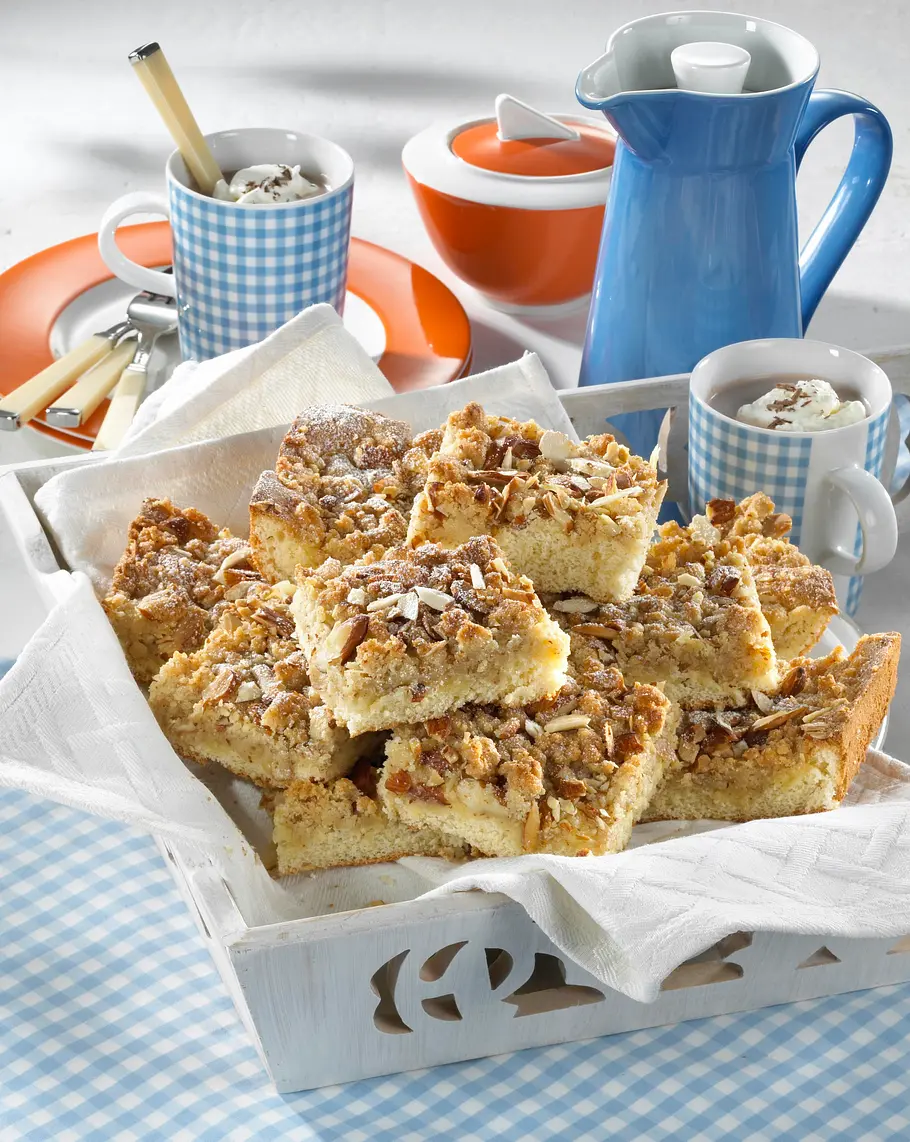 Mandel-Streuselkuchen vom Blech Rezept Mandel-Streuselkuchen vom Blech Rezept