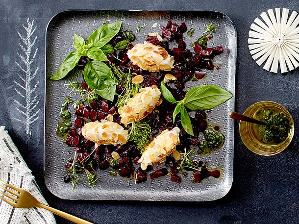 Mandel-Ziegenkäsenocken mit Pesto Rezept