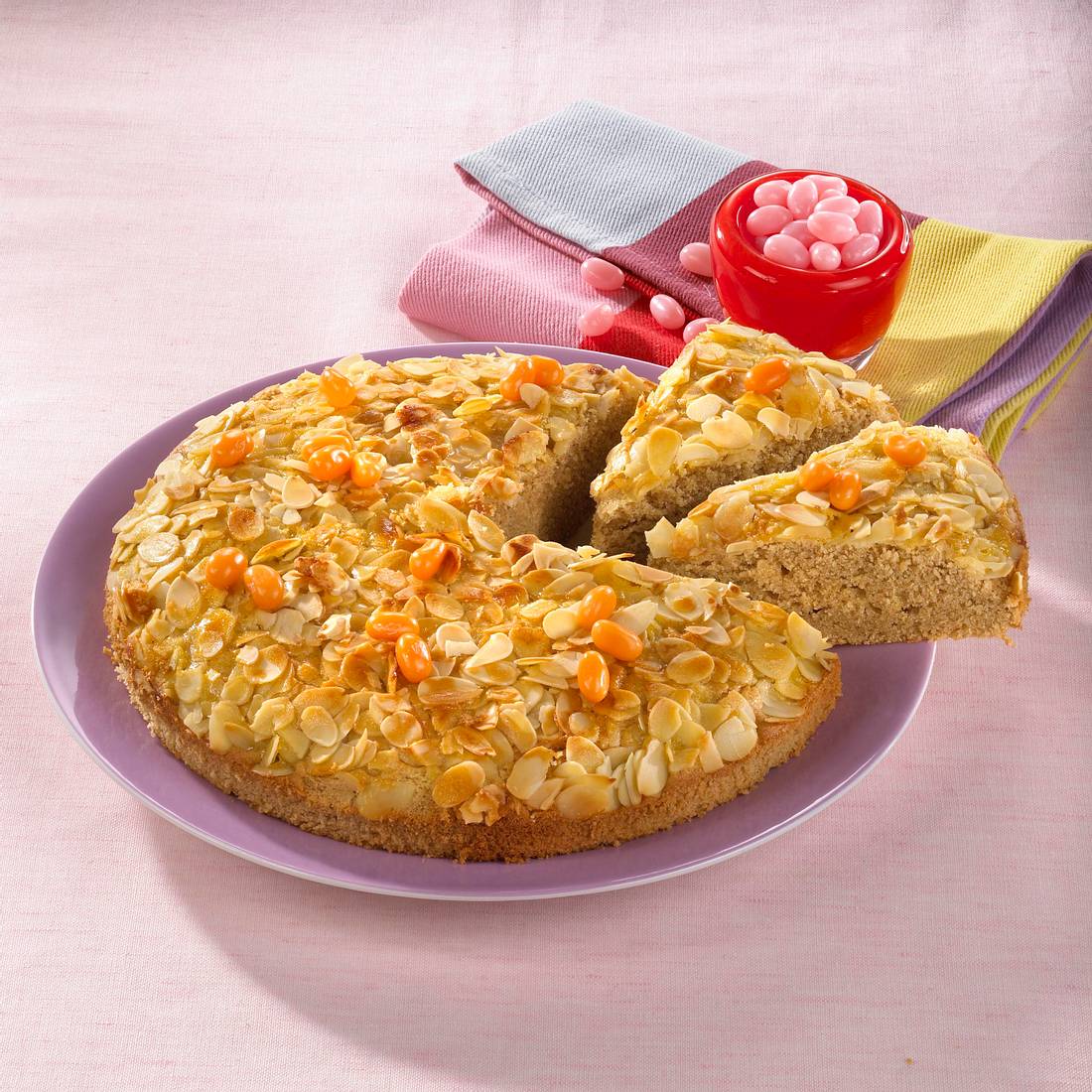 Mandelkuchen mit Eierlikör Rezept | LECKER