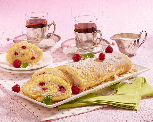 Mandelpudding-Biskuitrolle Rezept