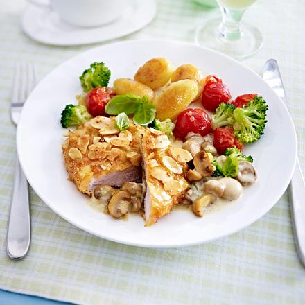 Mandelschnitzel mit Pilzrahmsoße Rezept Mandelschnitzel mit Pilzrahmsoße Rezept
