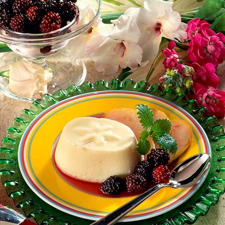 Mandelsulz mit Brombeer-Birnen Rezept