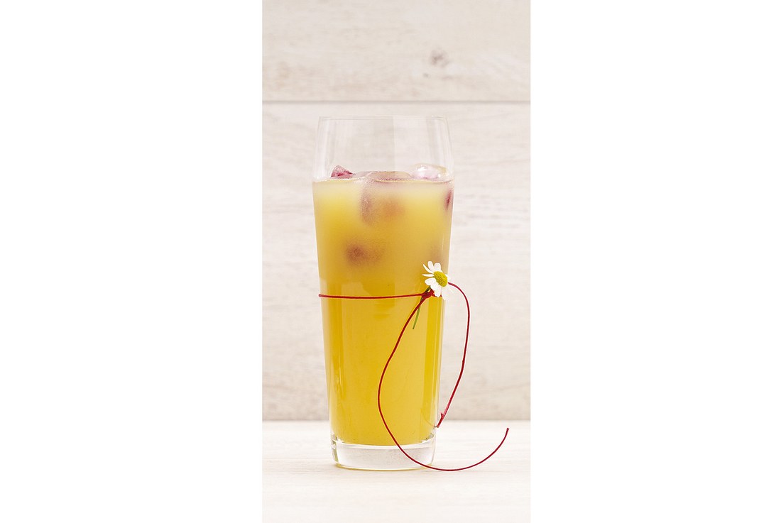 Mango-Apfel-Molke-Drink mit Himbeer-Eiswürfel Rezept