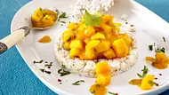 Mango-Chutney auf Reiswaffeln Rezept - Foto: LECKER @ Bauer Media Group