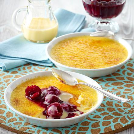 Mango-Crème-brûlée mit Himbeerkompott Rezept Mango-Crème-brûlée mit Himbeerkompott Rezept