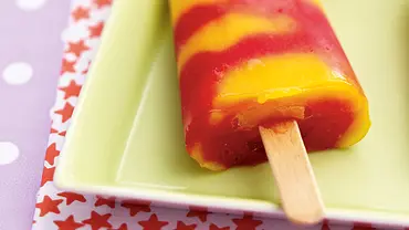 Mango-Erdbeer-Eis Rezept - Foto: LECKER @ Bauer Media Group Mango-Erdbeer-Eis Rezept - Foto: LECKER @ Bauer Media Group