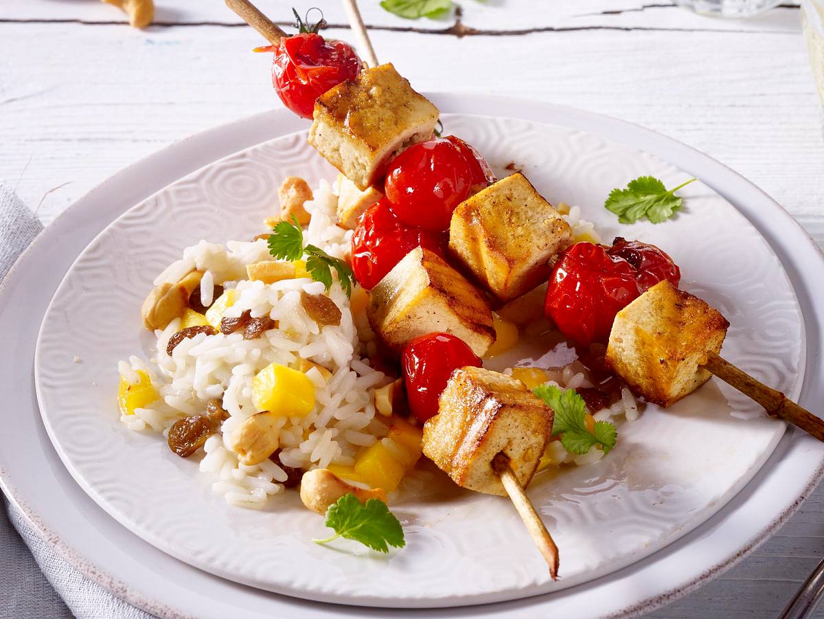 Mango-Reis mit Tofu-Tomaten-Spieße Rezept