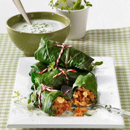 Mangold-Röllchen mit Tomatenreis Rezept Mangold-Röllchen mit Tomatenreis Rezept
