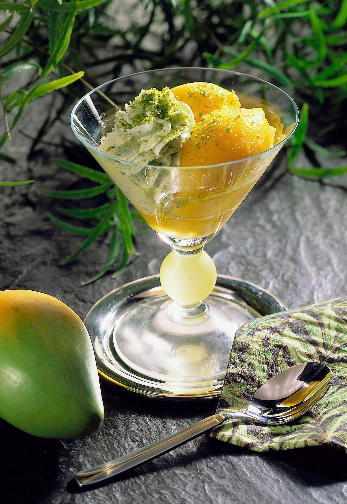 Mangosorbet mit Pistaziensahne Rezept