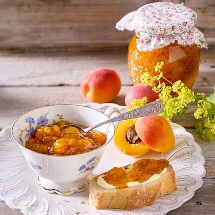 Marillenkonfitüre mit Graumohn Rezept Marillenkonfitüre mit Graumohn Rezept