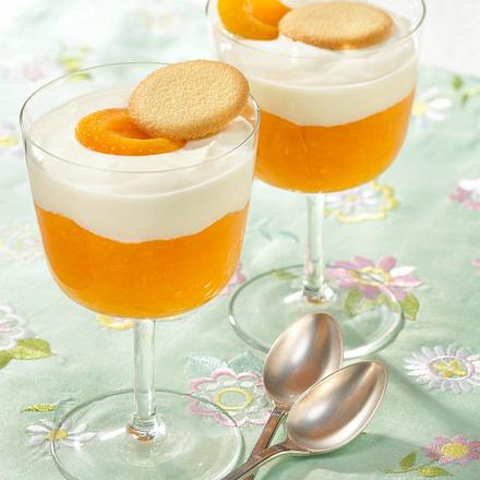 Marillenpüree mit Topfenhaube Rezept Marillenpüree mit Topfenhaube Rezept