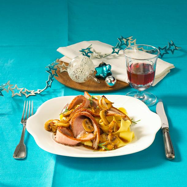 Marinierte Entenbrust in Honig-Pilzsoße zu Nudeln Rezept